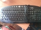 Продам 2 клавиатуры и мышку