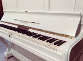 Белое пианино Bechstein