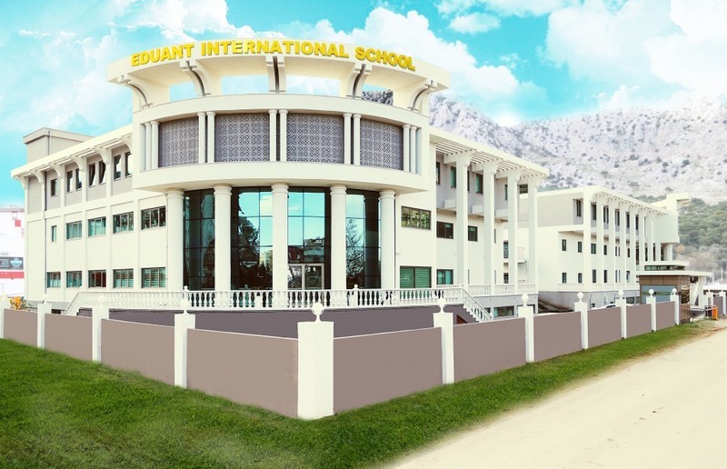 В Международную школу в г. Анталия (Турция) требуются учителя математики, физики