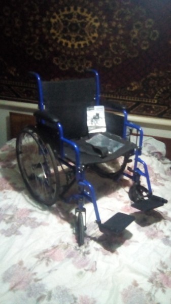 Продам Кресло-коляска для инвалидов Н035 облегченная механическая для использования как на улице, таки в помещении