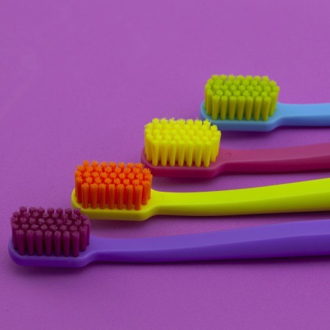 Зубные щетки Revyline SM6000 DUO в мятном и фиолетовом дизайне