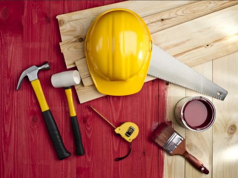 Плотник-отделочник, строительный рабочий
