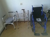 Продам кресло-коляска инвалидное, кресло-туалет, трость, ходунки.