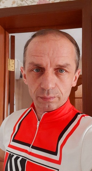 Алексей 48 лет.