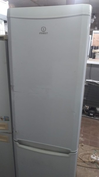 Продам холодильник бу Индезит
