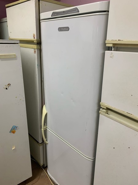Красивый холодильник бу Бирюса