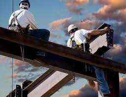 Рабочий на строительство моста