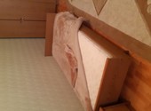 Продам Односпальная деревянная кровать с матрацем и прикроватной тумбочкой