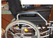 Продам удобную легкую инвалидную коляску