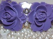 Браслет новый на резинке сиреневый фиолетовый розы пластик бижутерия украшение женский летний вечерн