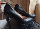 Продаются черные туфли из натуральной кожи