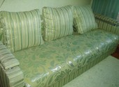 Мягкий раскладывающийся диван