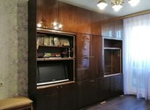 Мебельная стенка для гостиной из двух или трёх глянцевых шкафов с антресолями