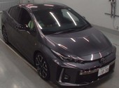 Лифтбек гибрид Toyota Prius PHV кузов ZVW52 модификация S GR Sports гв 2018