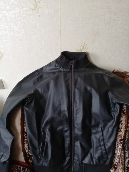 Продаётся мужская кожаная куртка