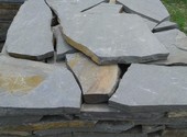 Камень Синяк галтованный песчаник натуральный природный пластушка
