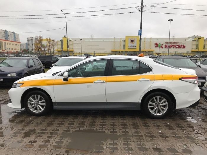 Аренда автомобиля Toyota Camry под такси с выкупом — 2790 руб. — Москва